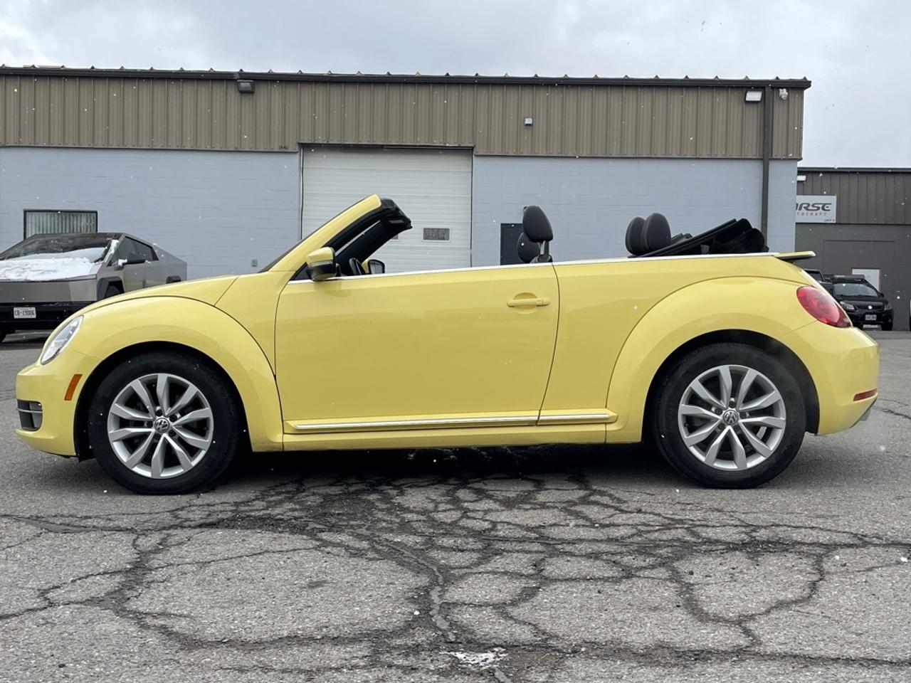 2013 Volkswagen Beetle Convertible Convertible Highline   Just in Time for Summer! Photo
