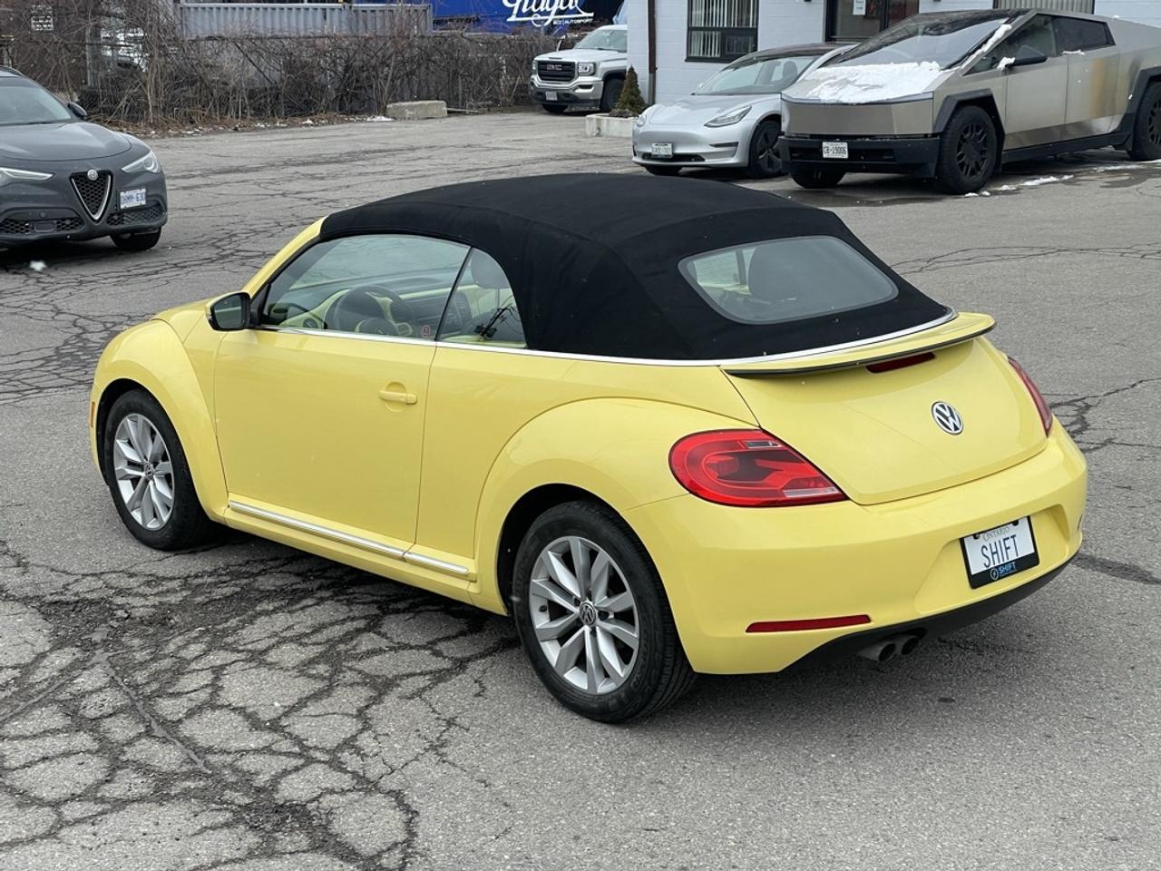 2013 Volkswagen Beetle Convertible Convertible Highline   Just in Time for Summer! Photo