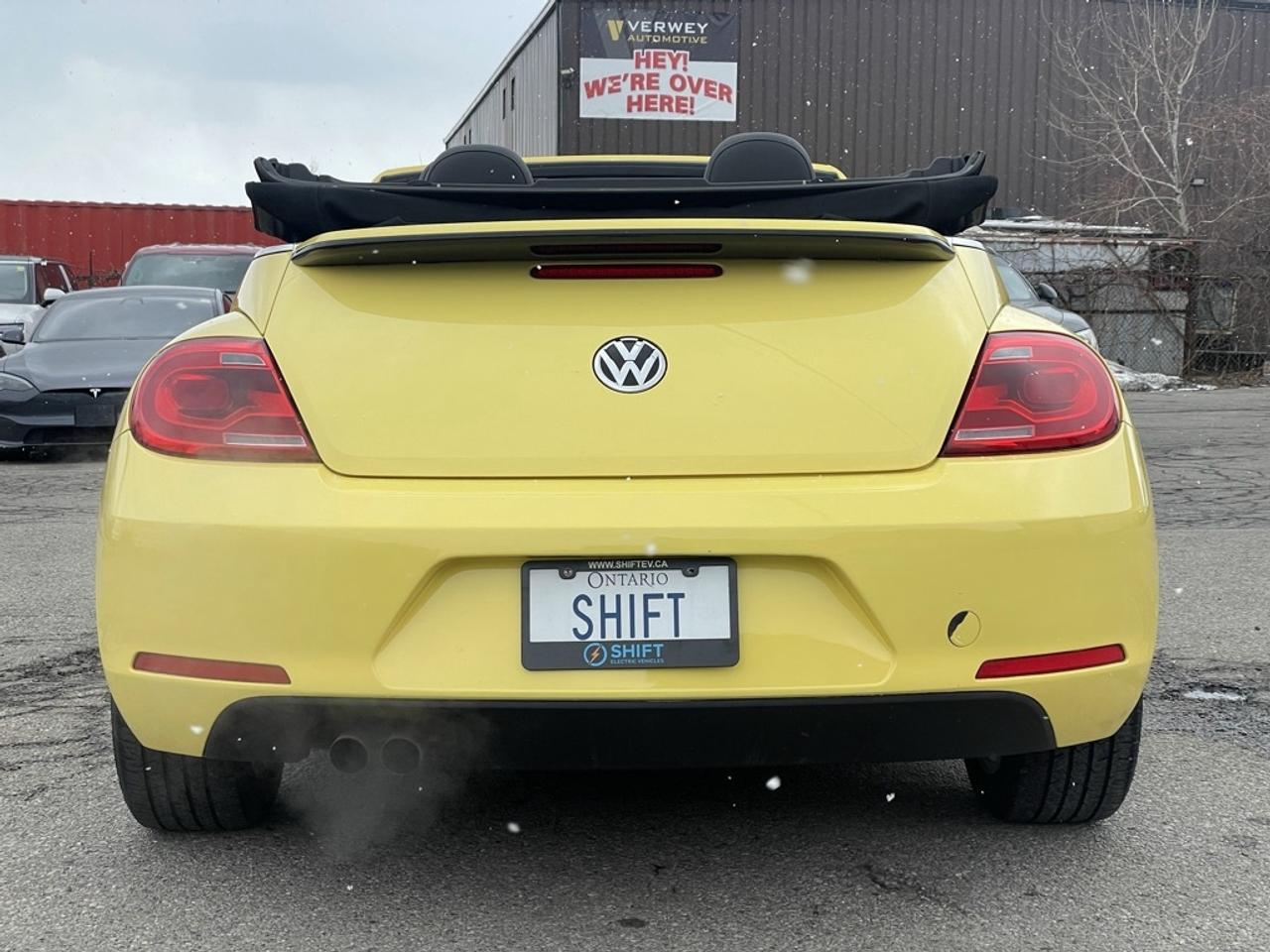 2013 Volkswagen Beetle Convertible Convertible Highline   Just in Time for Summer! Photo
