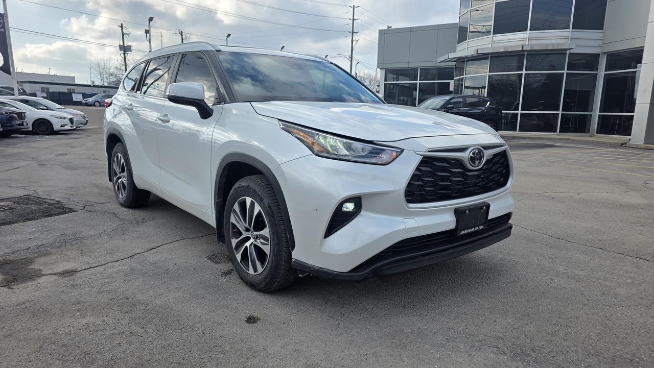 2023 Toyota Highlander XLE 1 OWNER CLEAN CARFAX Photo2