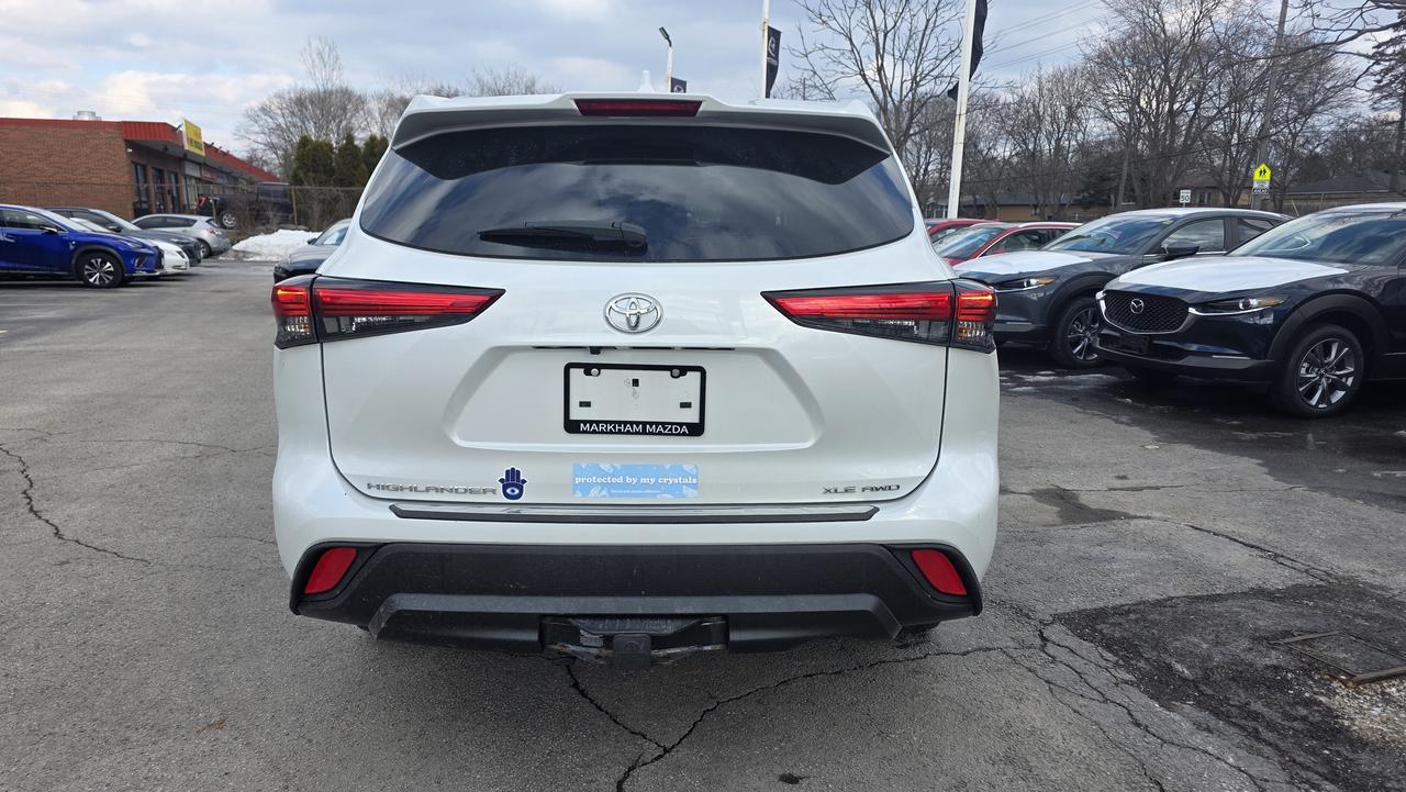 2023 Toyota Highlander XLE 1 OWNER CLEAN CARFAX Photo4