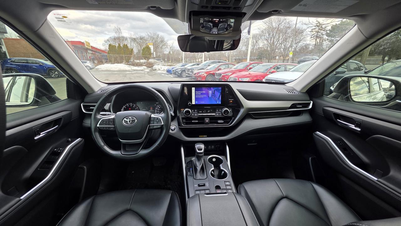 2023 Toyota Highlander XLE 1 OWNER CLEAN CARFAX Photo