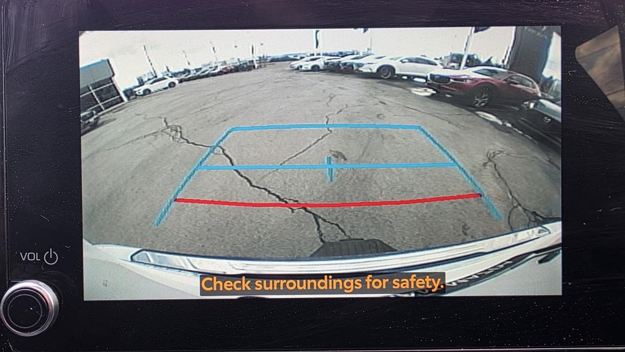 2023 Toyota Highlander XLE 1 OWNER CLEAN CARFAX Photo