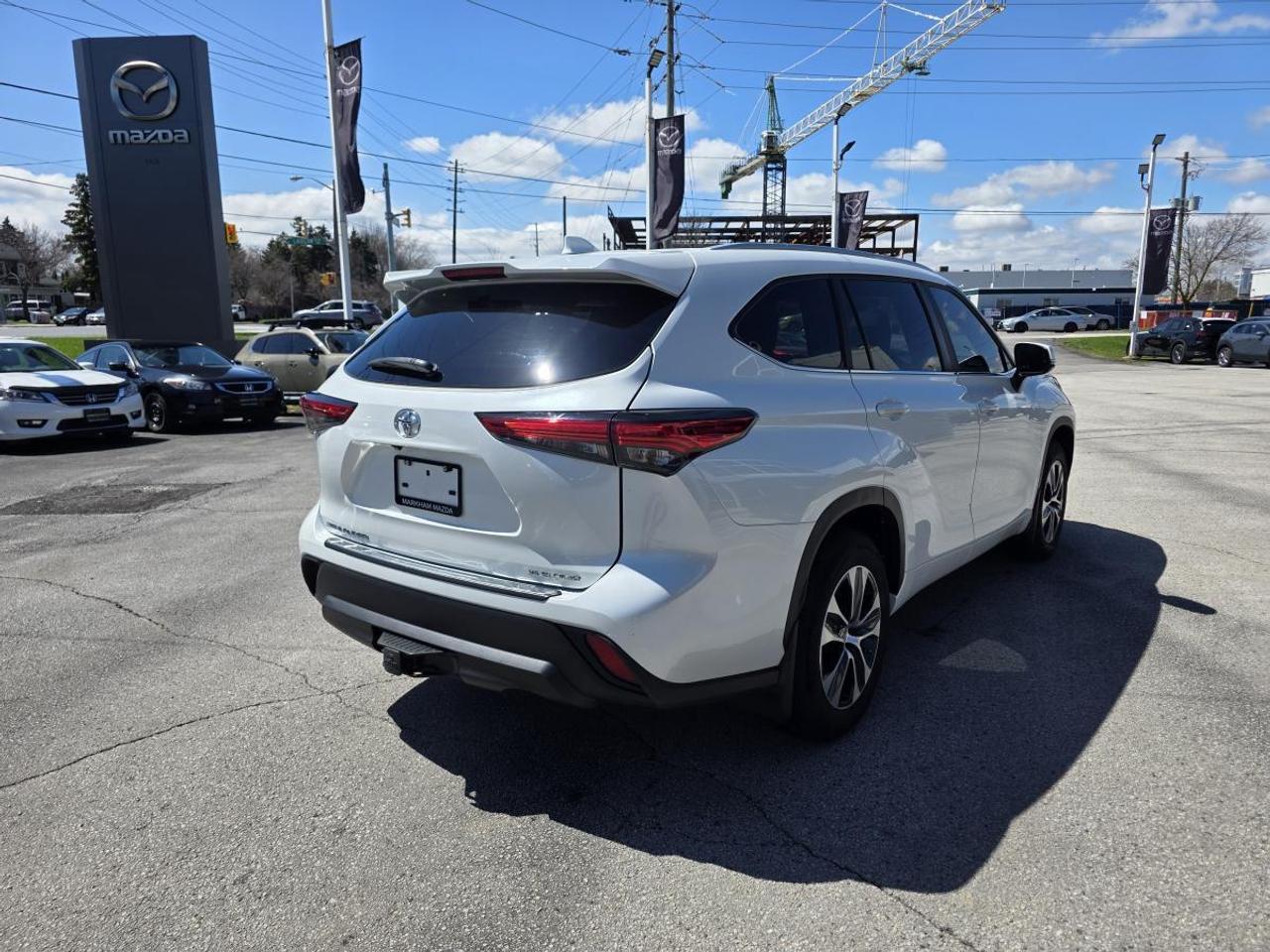 2023 Toyota Highlander Xle 1 Owner clean Photo3