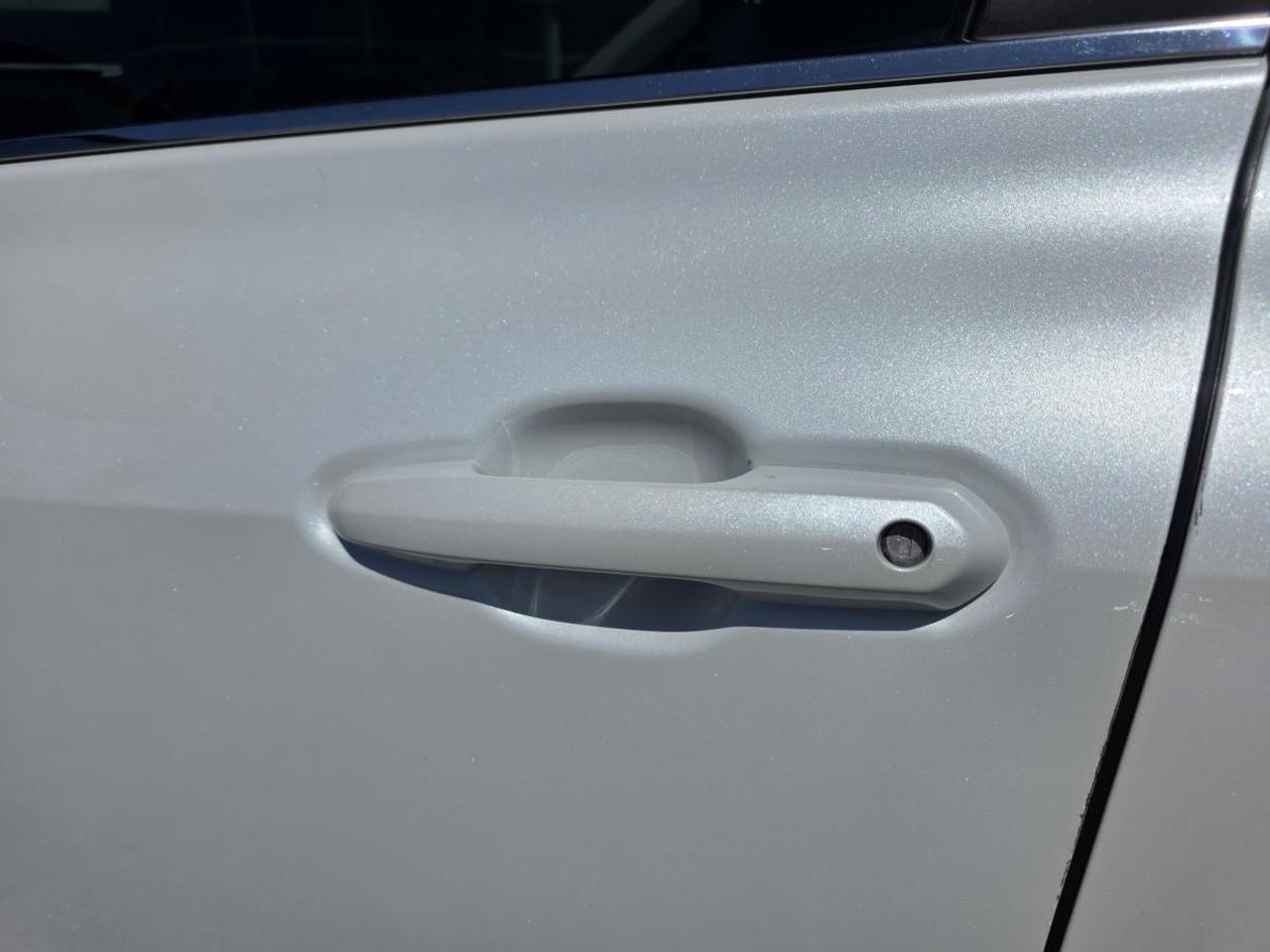 2023 Toyota Highlander Xle 1 Owner clean Photo