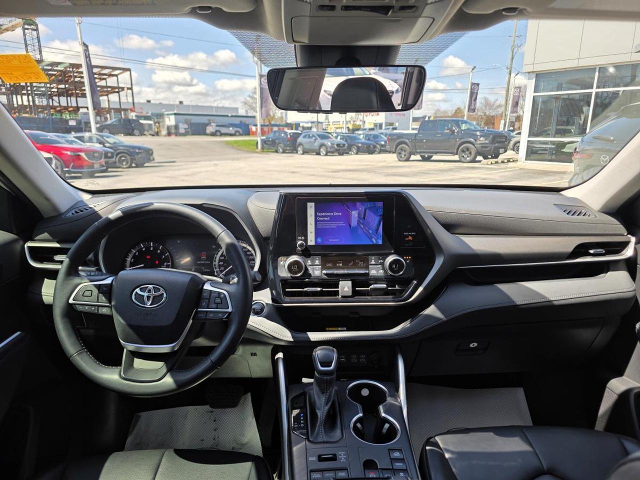 2023 Toyota Highlander Xle 1 Owner clean Photo