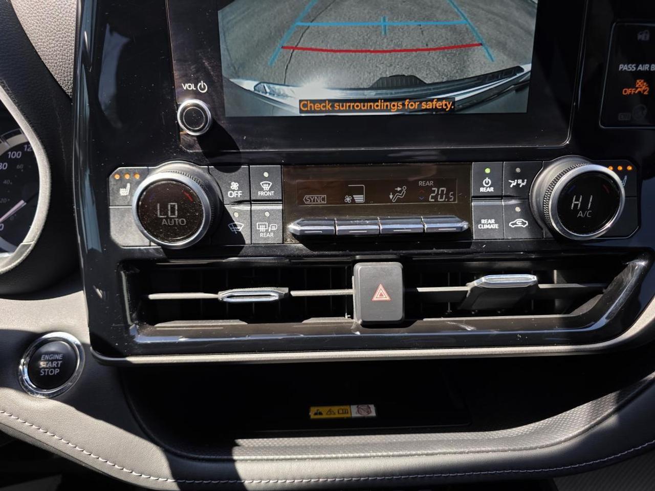2023 Toyota Highlander Xle 1 Owner clean Photo
