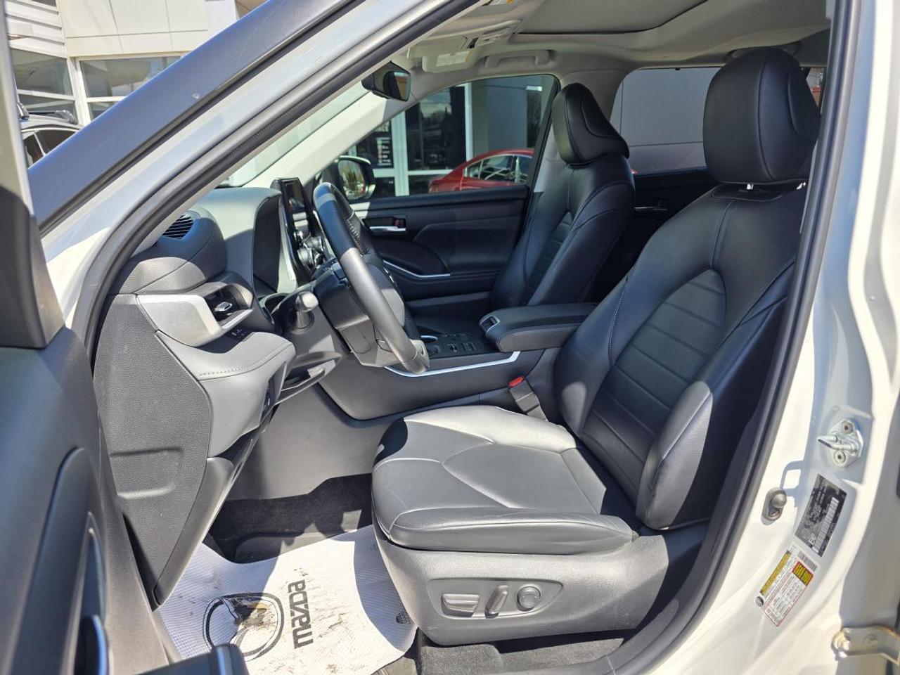 2023 Toyota Highlander Xle 1 Owner clean Photo