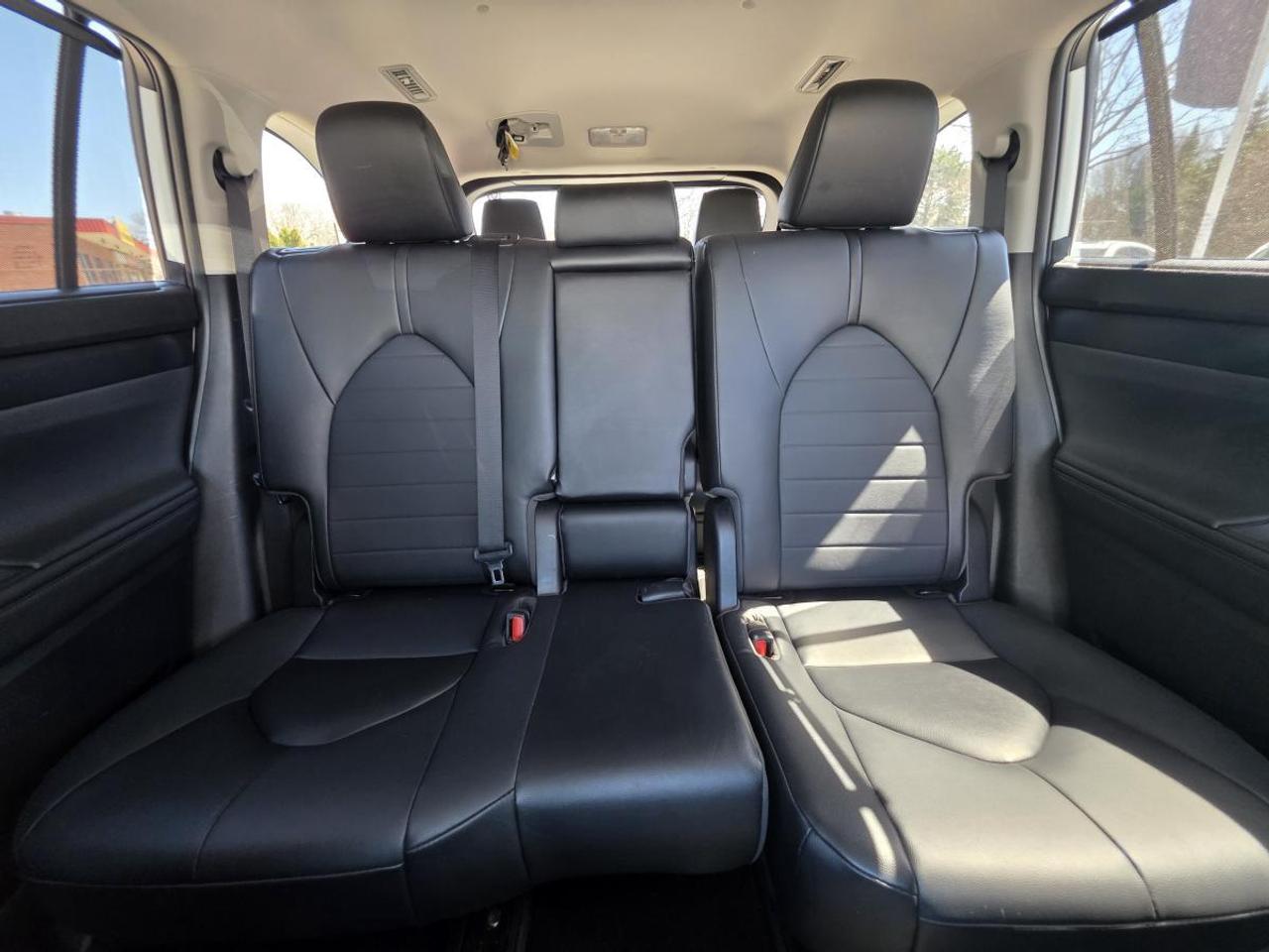 2023 Toyota Highlander Xle 1 Owner clean Photo