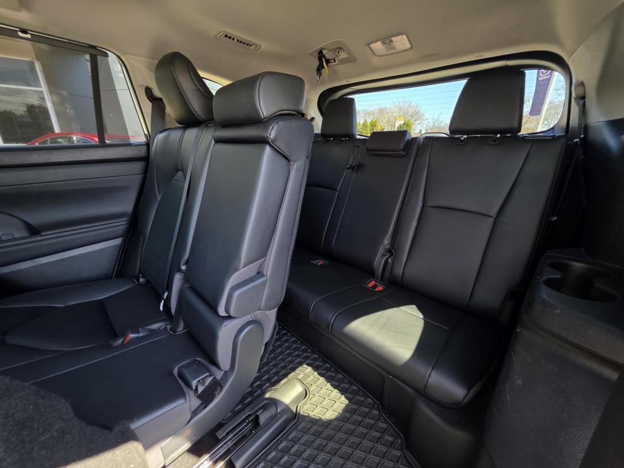 2023 Toyota Highlander Xle 1 Owner clean Photo