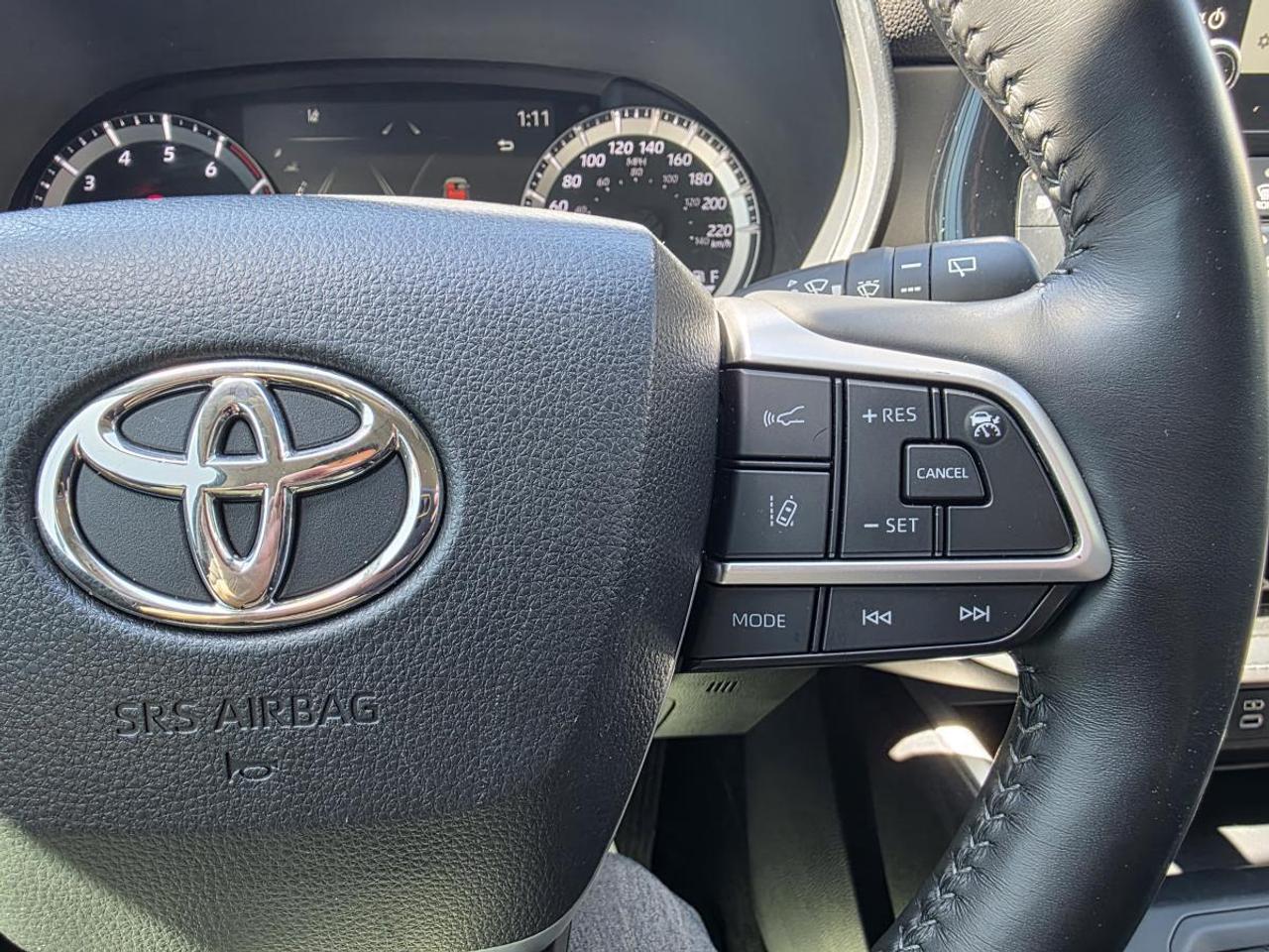 2023 Toyota Highlander Xle 1 Owner clean Photo
