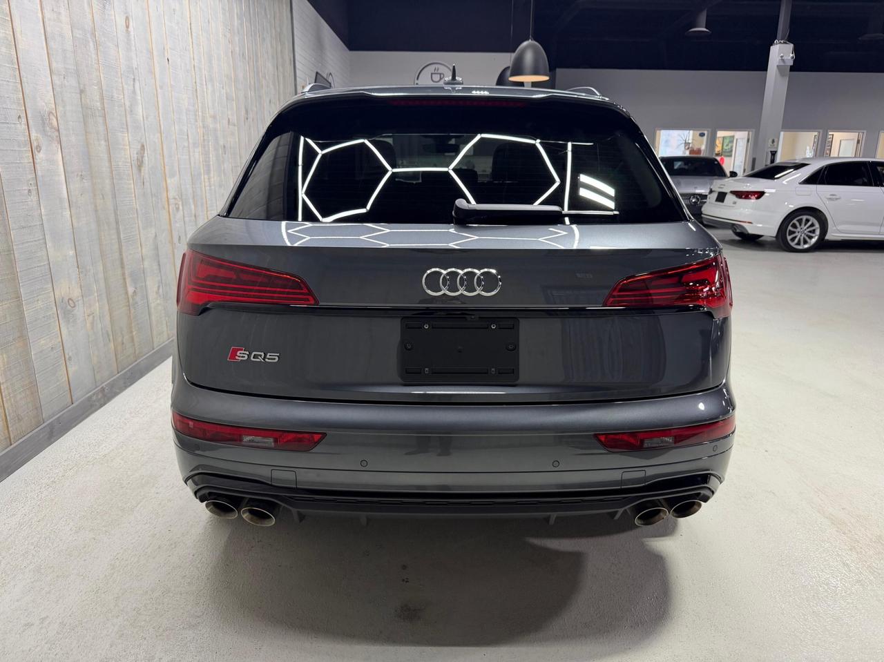 2023 Audi SQ5 PROGRESSIV  BLACK OPTICS 21 WHEELS PPF Photo