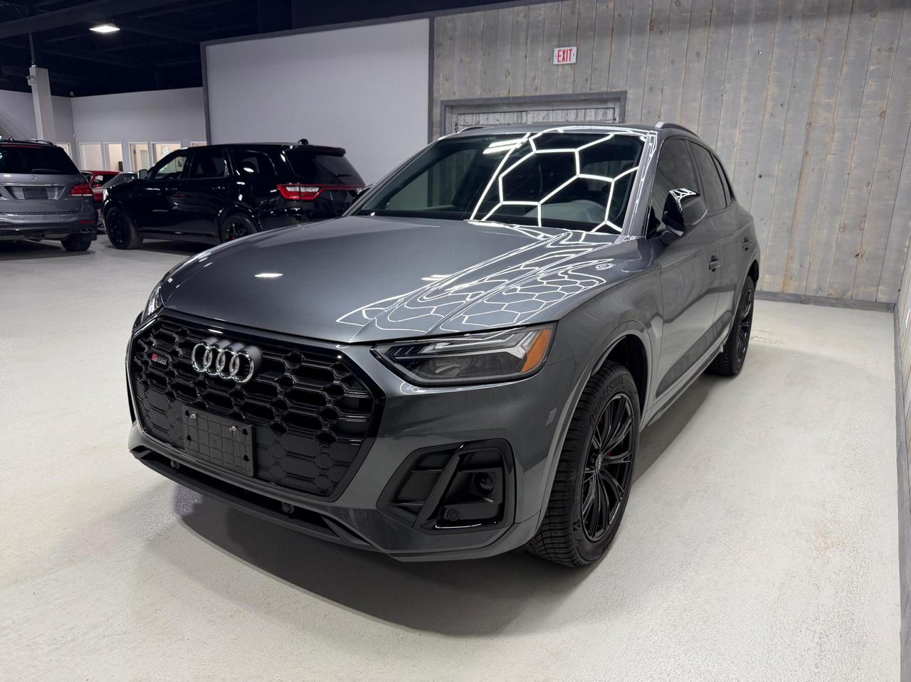 2023 Audi SQ5 PROGRESSIV  BLACK OPTICS 21 WHEELS PPF Photo