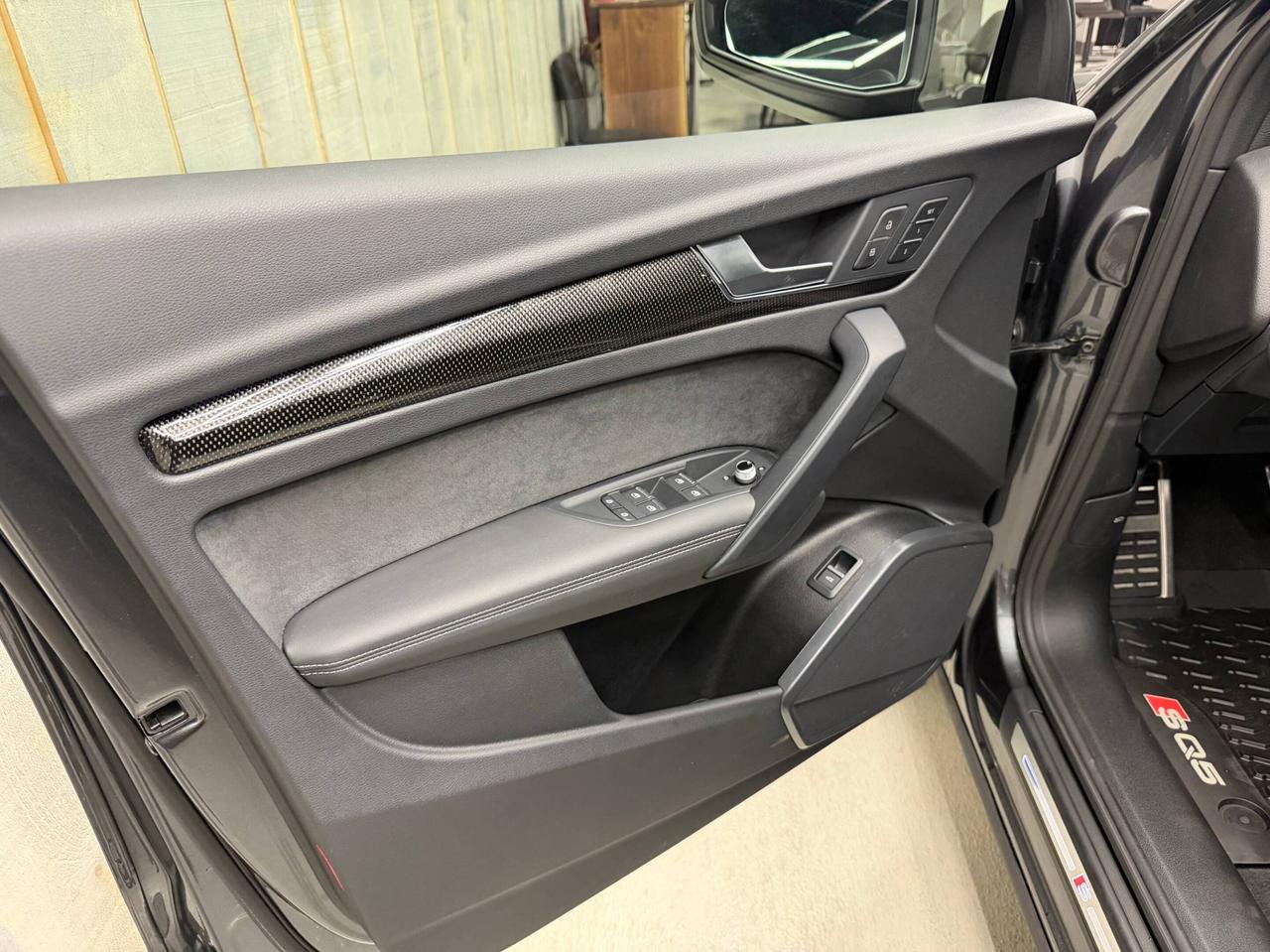 2023 Audi SQ5 PROGRESSIV  BLACK OPTICS 21 WHEELS PPF Photo