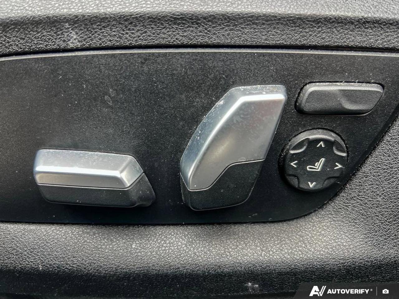 2021 BMW 5 Series 540i xDrive   HTD SEATS   SUNROOF   NAV Photo