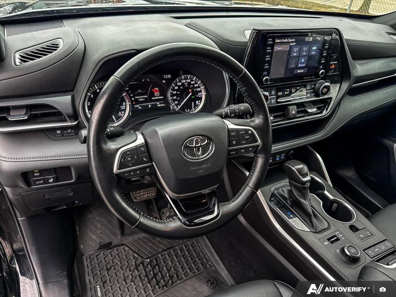 2022 Toyota Highlander XSE Photo