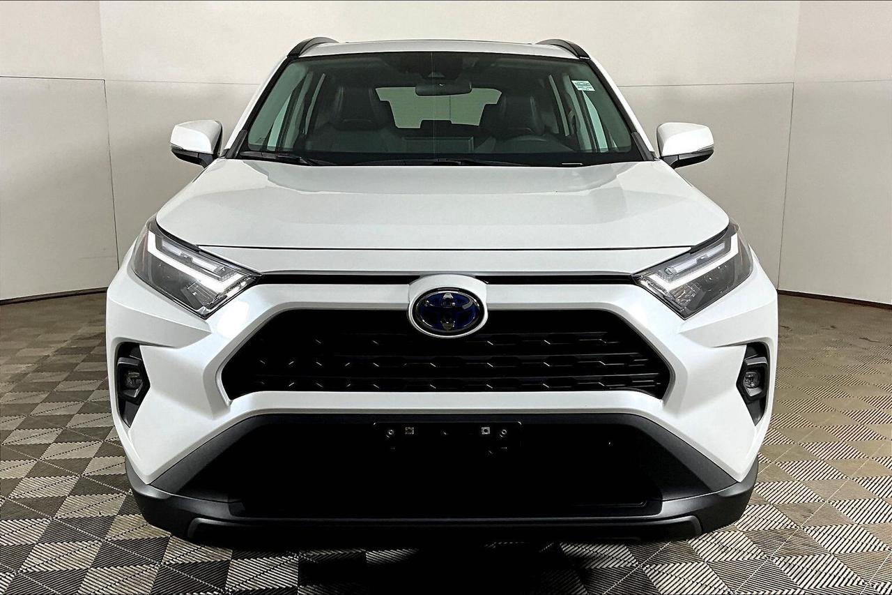 2023 Toyota RAV4 Hybrid XLE AWD Photo2