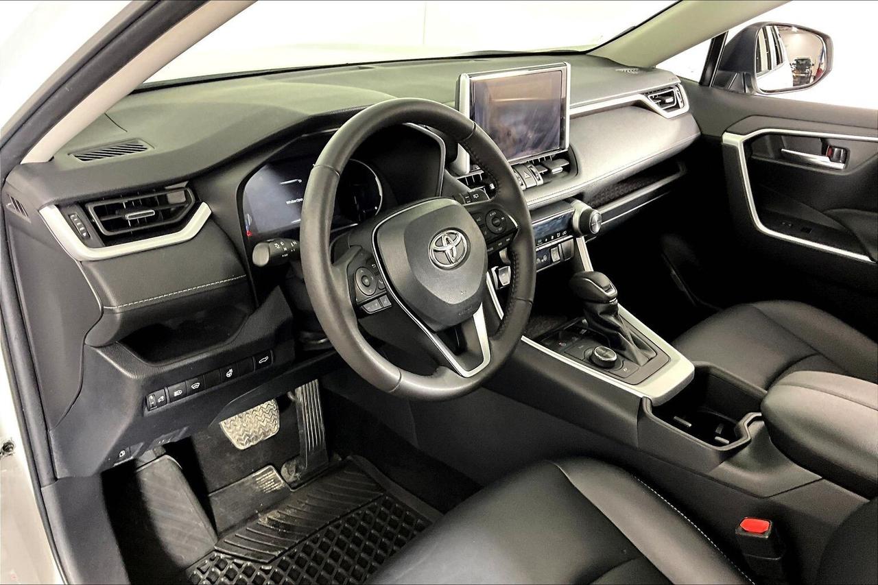 2023 Toyota RAV4 Hybrid XLE AWD Photo