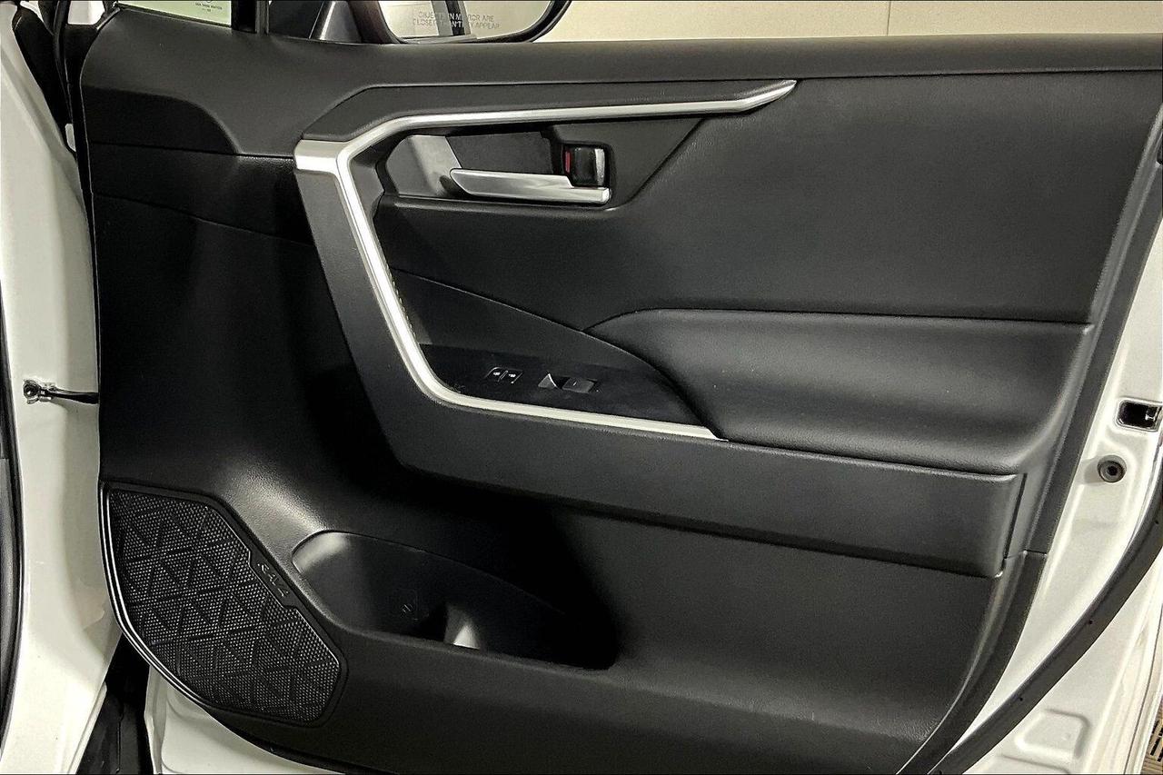 2023 Toyota RAV4 Hybrid XLE AWD Photo