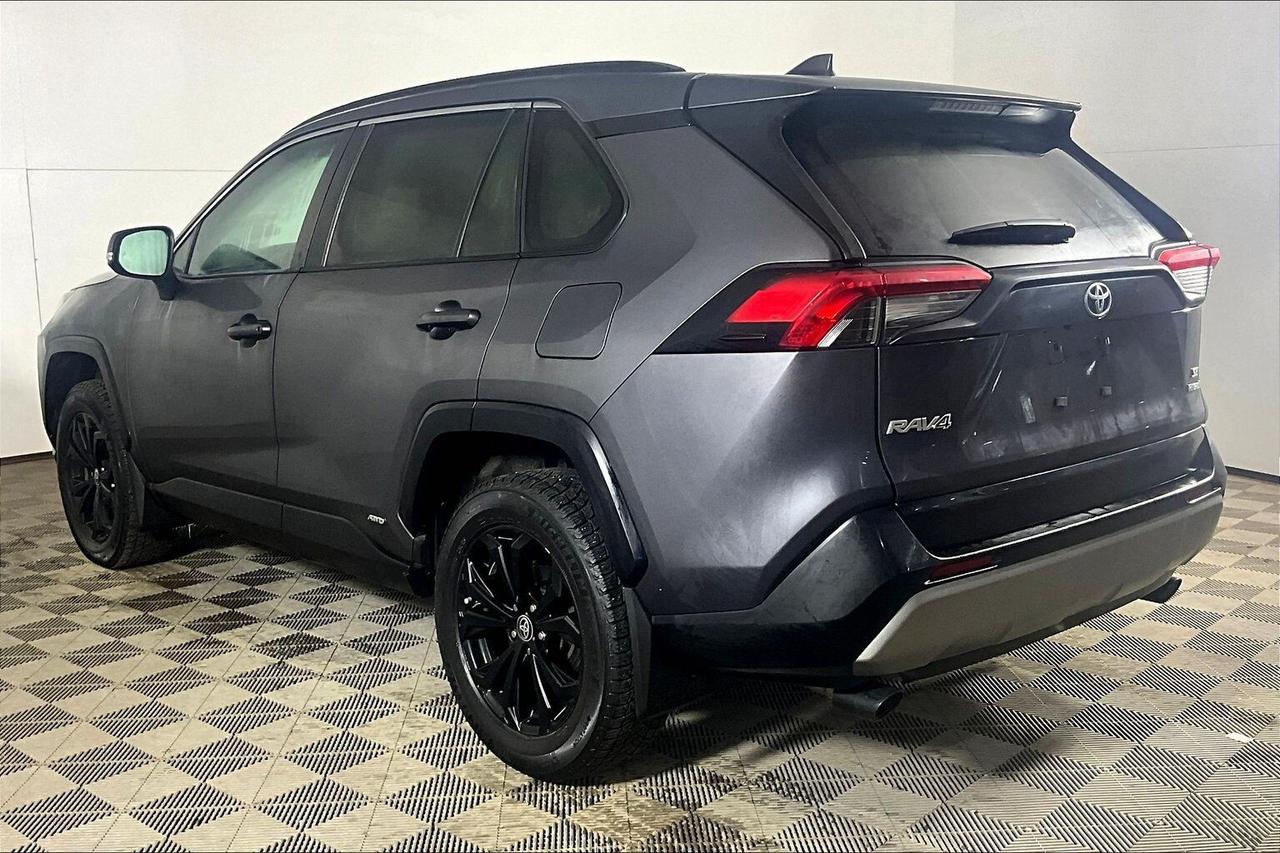 2022 Toyota RAV4 Hybrid SE AWD Photo