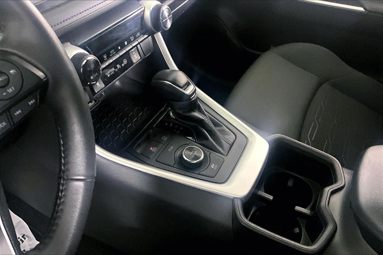 2022 Toyota RAV4 Hybrid SE AWD Photo