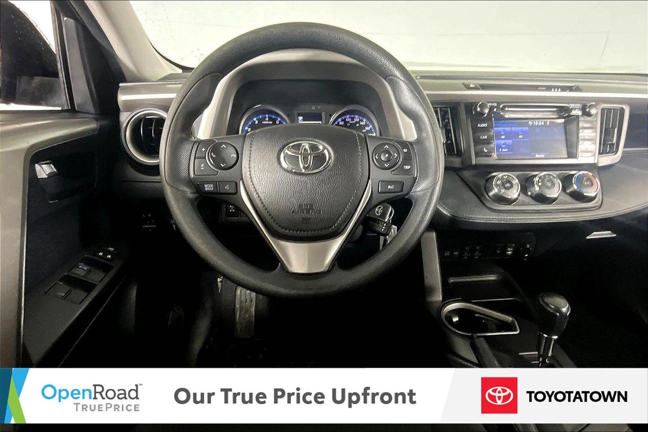 2018 Toyota RAV4 LE! LOADED! LOW MILEAGE! Photo