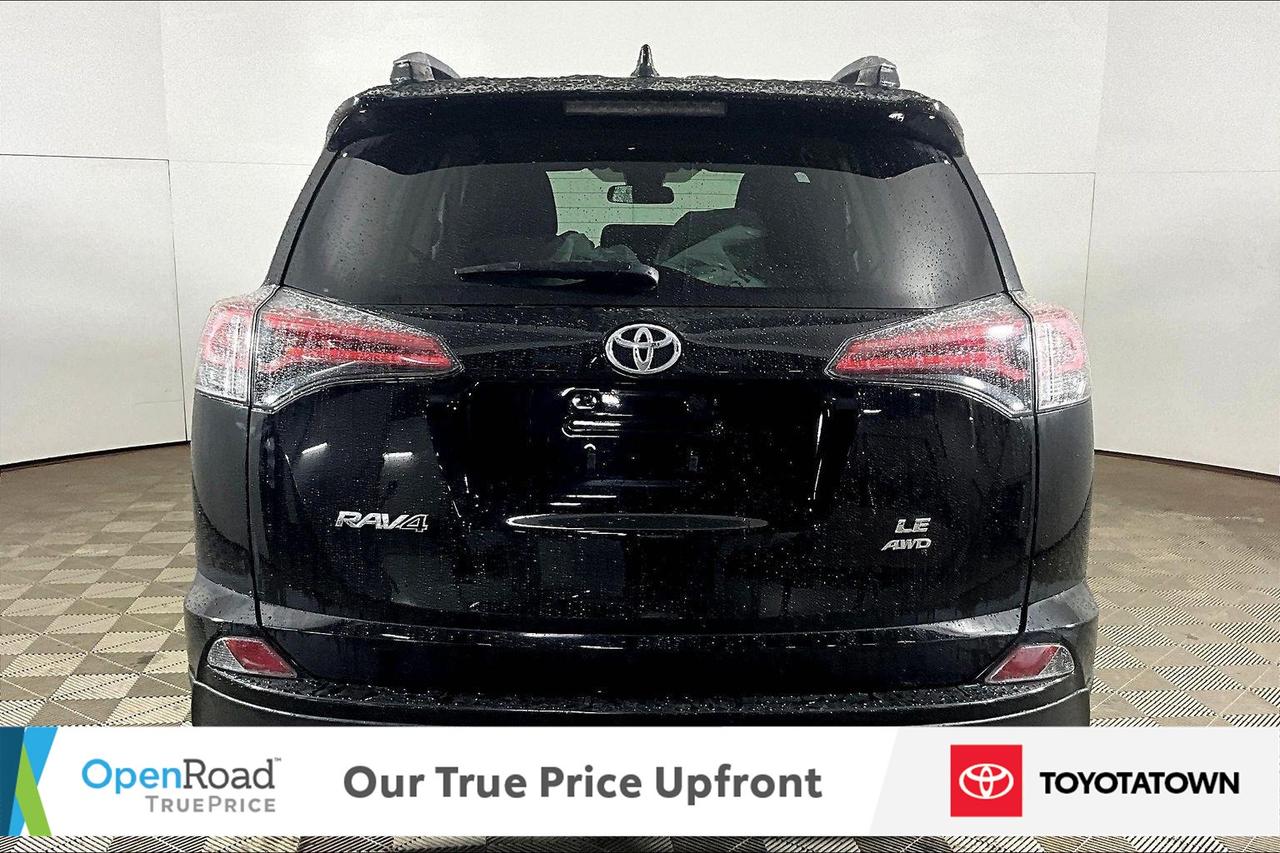 2018 Toyota RAV4 LE! LOADED! LOW MILEAGE! Photo3