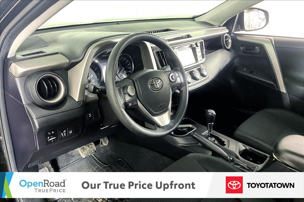 2018 Toyota RAV4 LE! LOADED! LOW MILEAGE! Photo