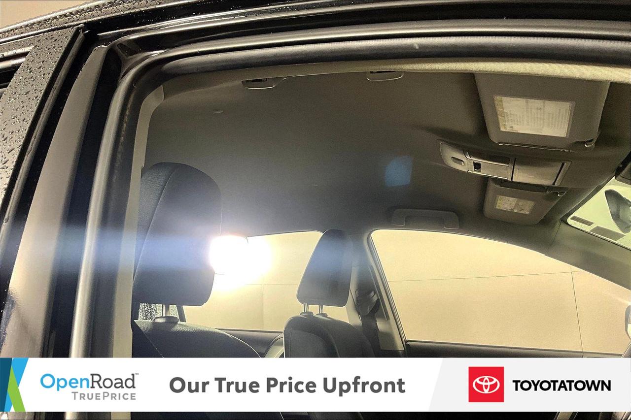 2018 Toyota RAV4 LE! LOADED! LOW MILEAGE! Photo