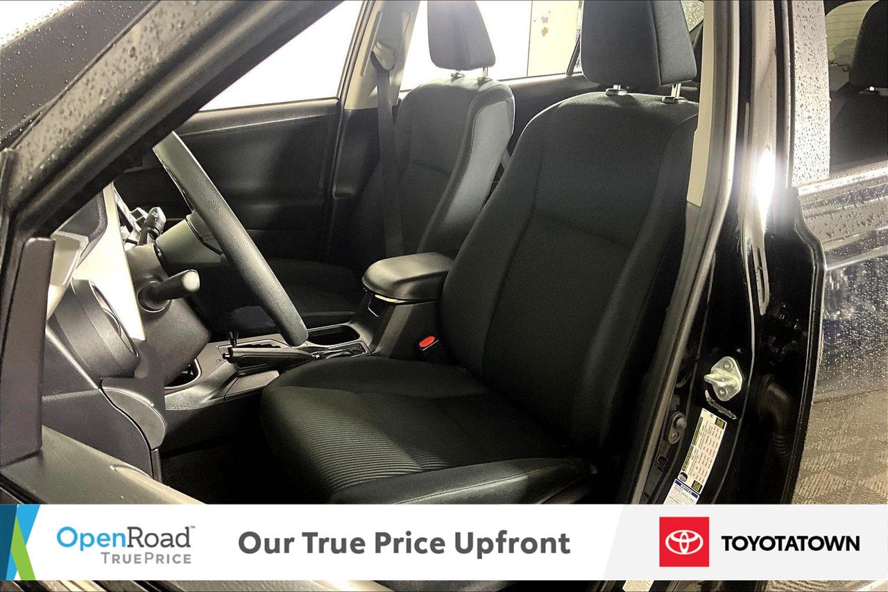 2018 Toyota RAV4 LE! LOADED! LOW MILEAGE! Photo