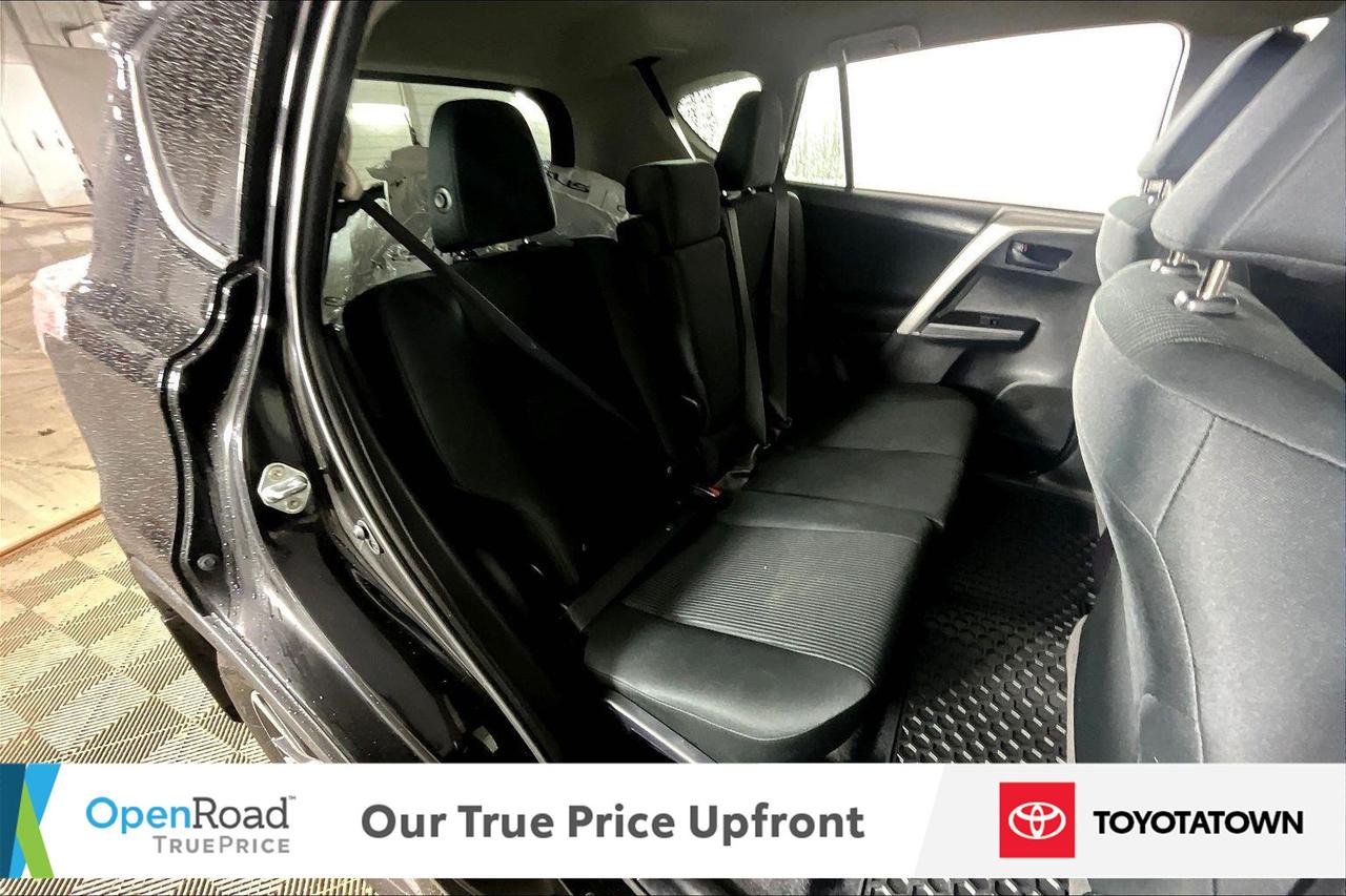 2018 Toyota RAV4 LE! LOADED! LOW MILEAGE! Photo