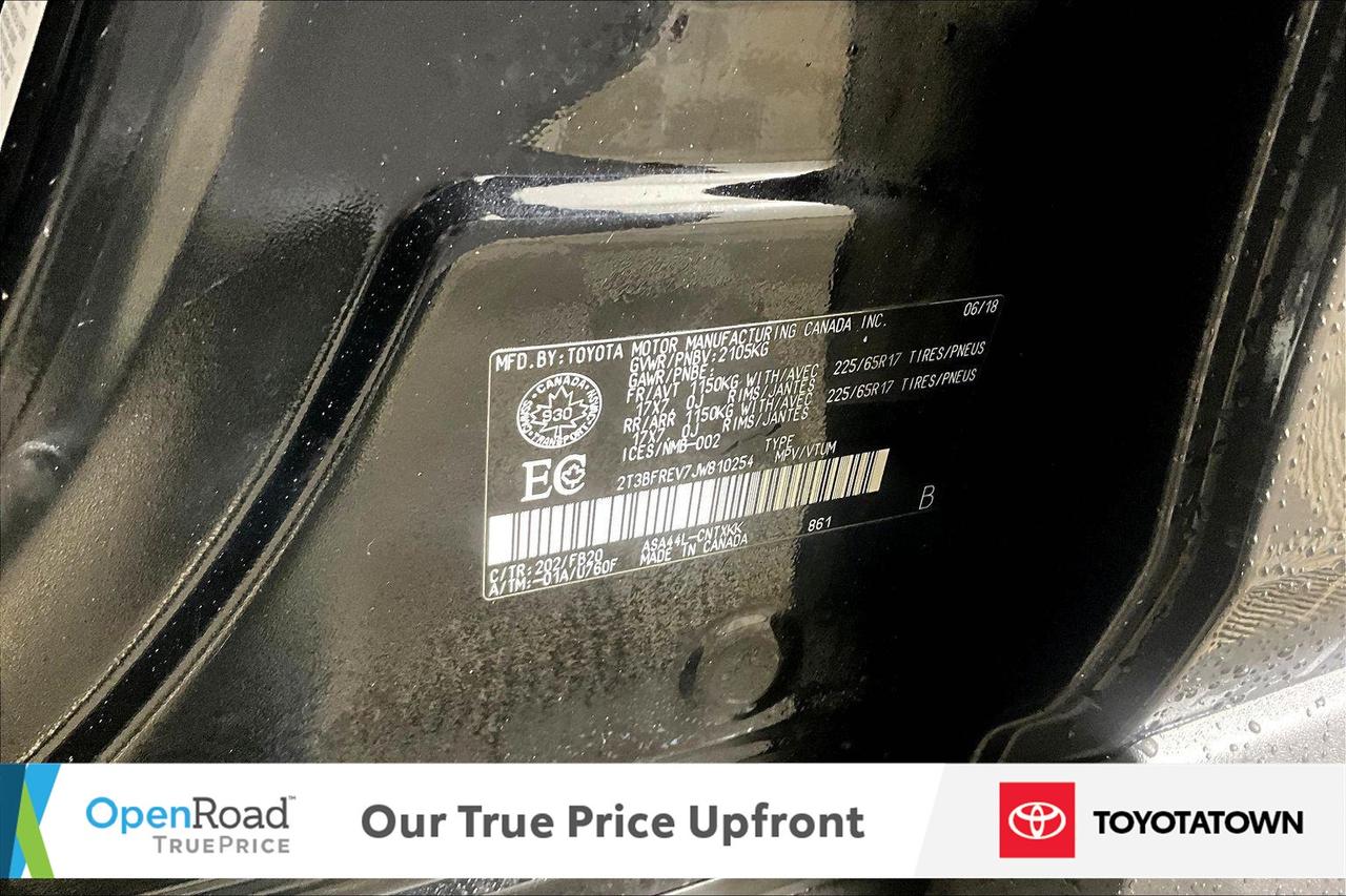 2018 Toyota RAV4 LE! LOADED! LOW MILEAGE! Photo