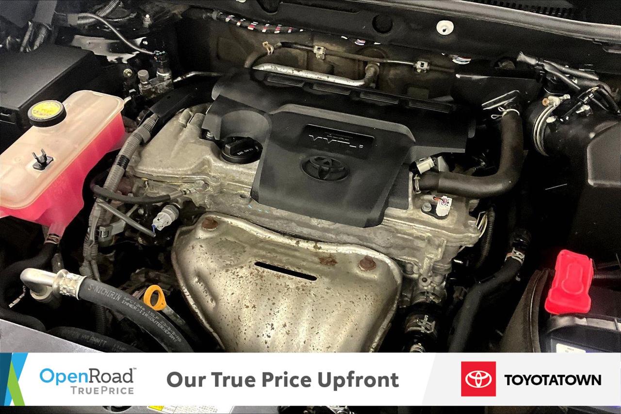 2018 Toyota RAV4 LE! LOADED! LOW MILEAGE! Photo