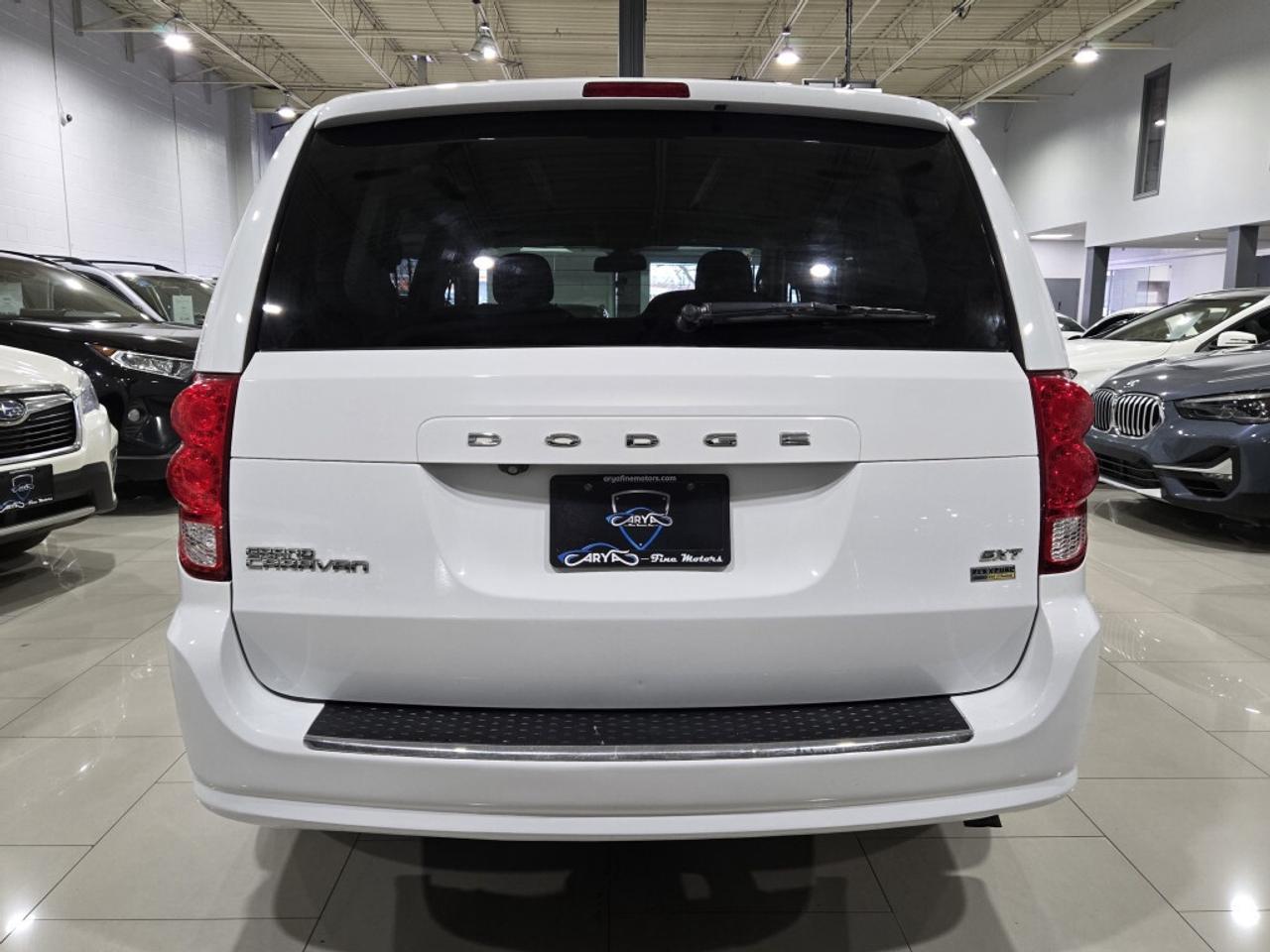 2019 Dodge Grand Caravan SXT STOW N GO NO ACCIDENT 7 PASSENGER Backup Camer Photo