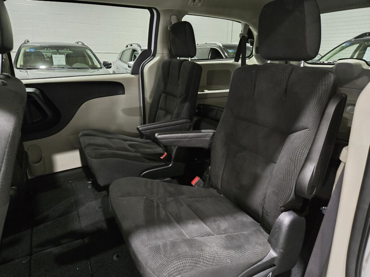 2019 Dodge Grand Caravan SXT STOW N GO NO ACCIDENT 7 PASSENGER Backup Camer Photo