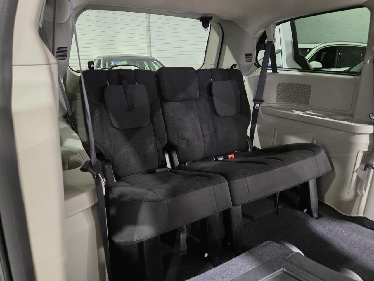 2019 Dodge Grand Caravan SXT STOW N GO NO ACCIDENT 7 PASSENGER Backup Camer Photo