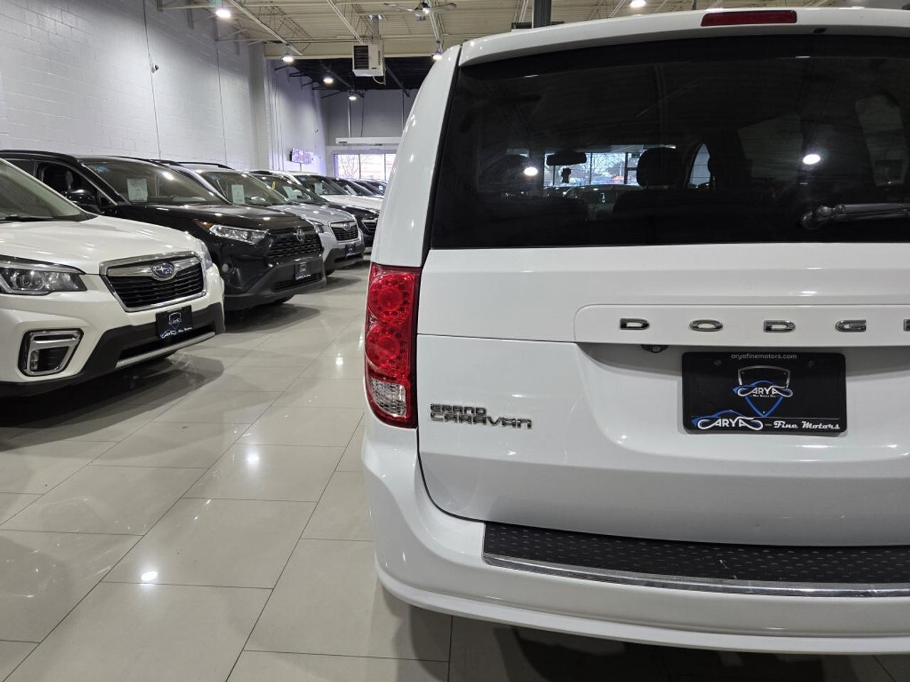 2019 Dodge Grand Caravan SXT STOW N GO NO ACCIDENT 7 PASSENGER Backup Camer Photo