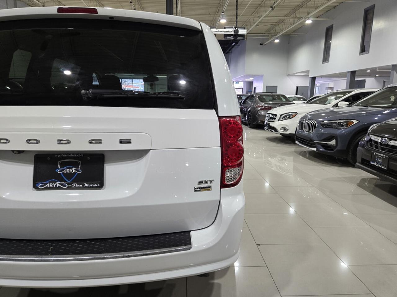 2019 Dodge Grand Caravan SXT STOW N GO NO ACCIDENT 7 PASSENGER Backup Camer Photo