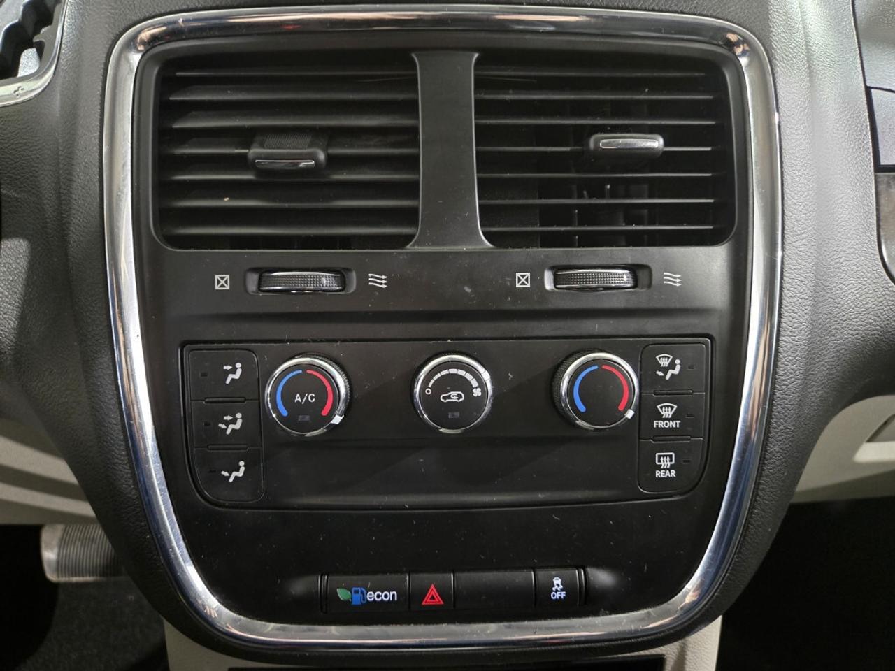 2019 Dodge Grand Caravan SXT STOW N GO NO ACCIDENT 7 PASSENGER Backup Camer Photo