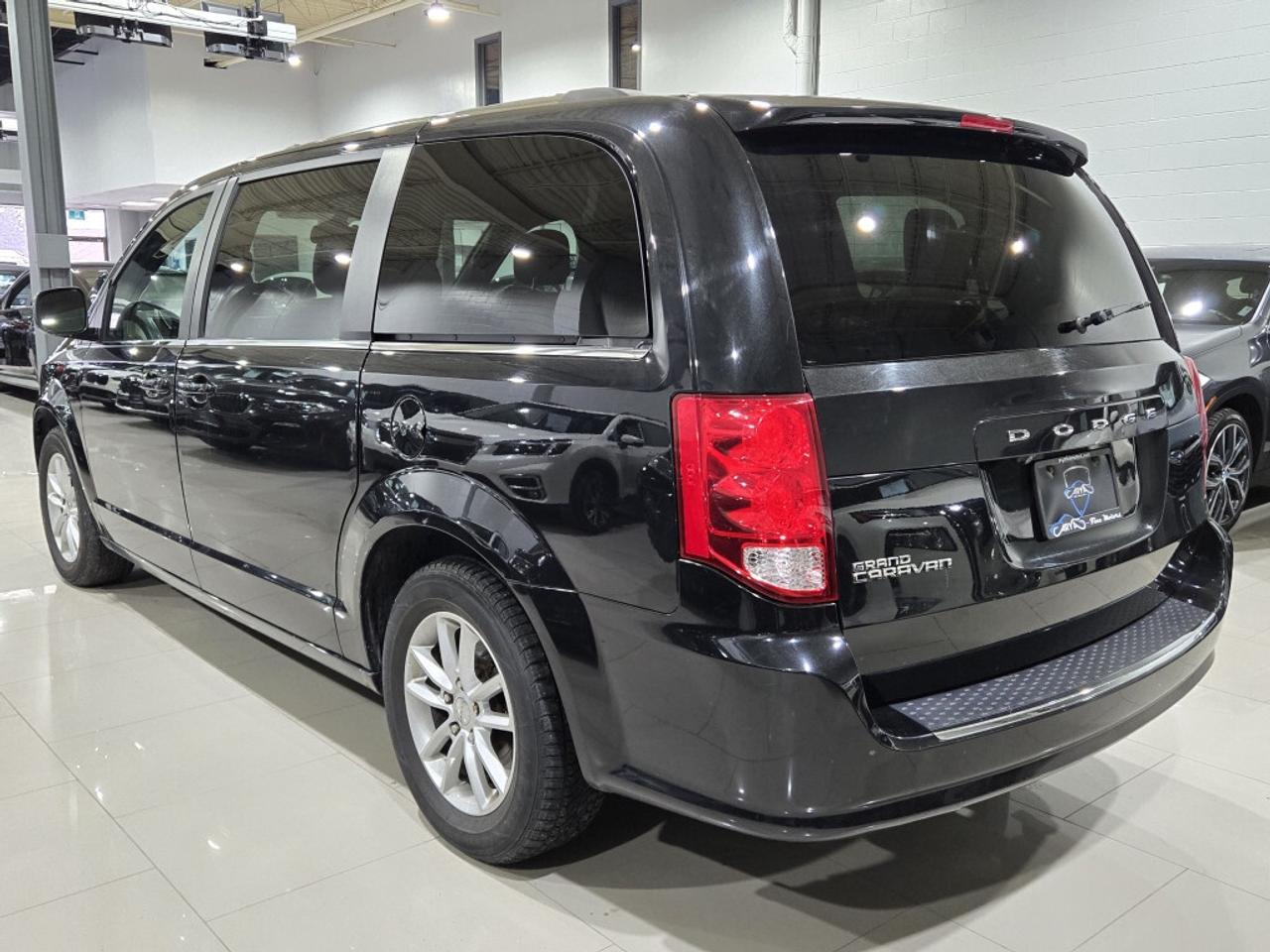 2019 Dodge Grand Caravan SXT Premium Plus NAVIGATION & BACKUP CAMERA NO Acc Photo