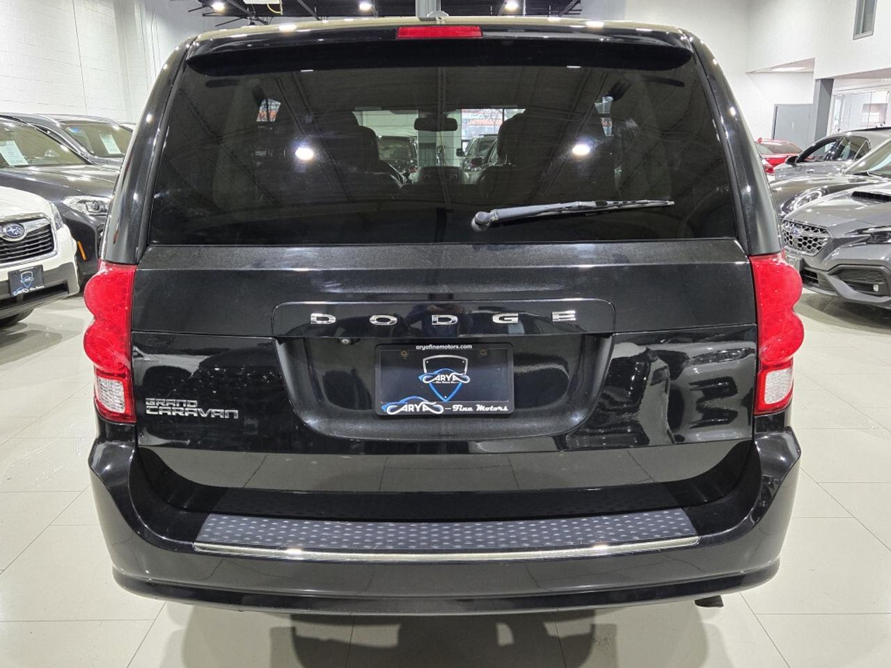 2019 Dodge Grand Caravan SXT Premium Plus NAVIGATION & BACKUP CAMERA NO Acc Photo