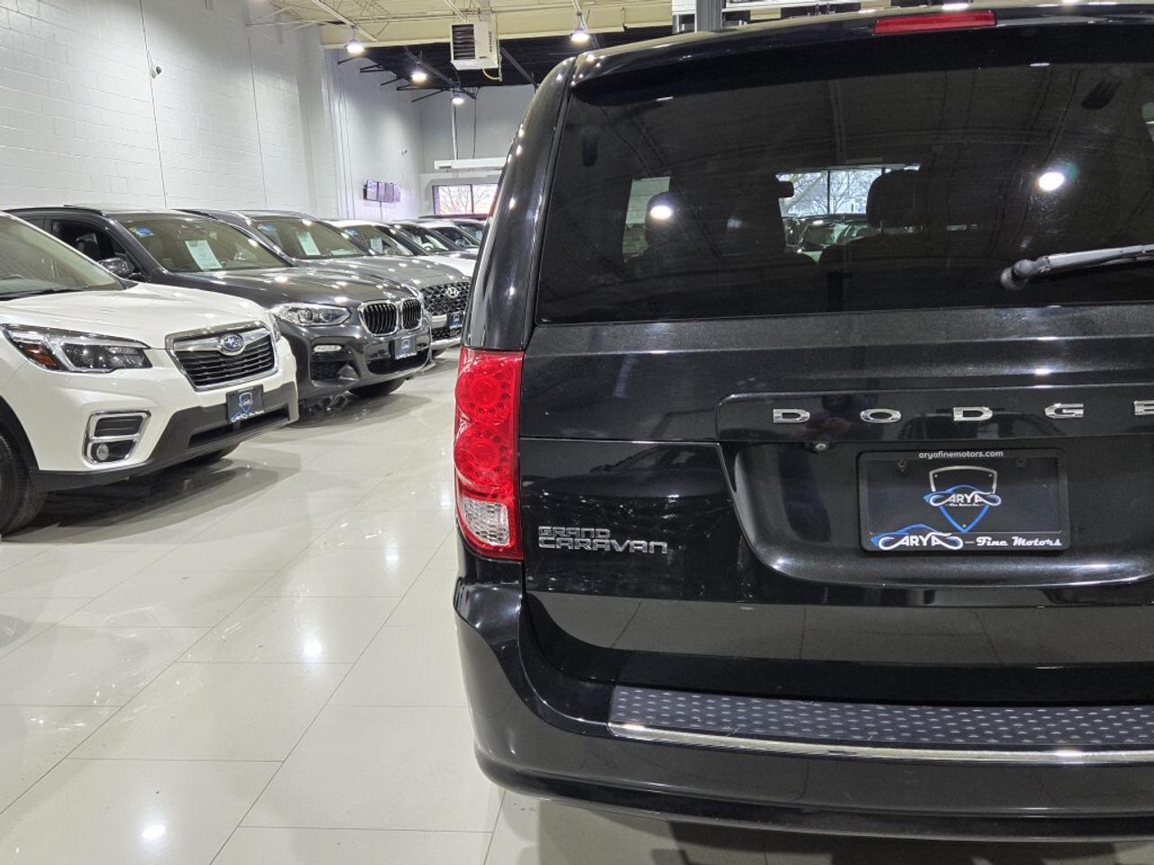 2019 Dodge Grand Caravan SXT Premium Plus NAVIGATION & BACKUP CAMERA NO Acc Photo