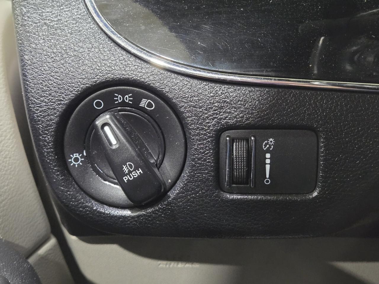 2019 Dodge Grand Caravan SXT Premium Plus NAVIGATION & BACKUP CAMERA NO Acc Photo