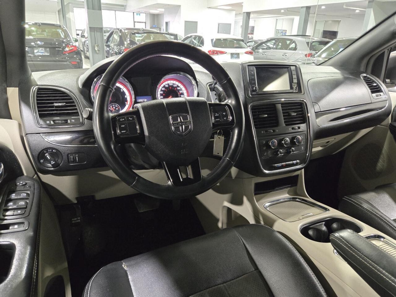 2019 Dodge Grand Caravan SXT Premium Plus NAVIGATION & BACKUP CAMERA NO Acc Photo