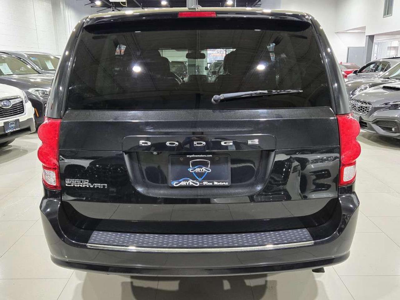 2019 Dodge Grand Caravan SXT Premium Plus NAVIGATION & BACKUP CAMERA NO Accidents Leather & Alloys Photo