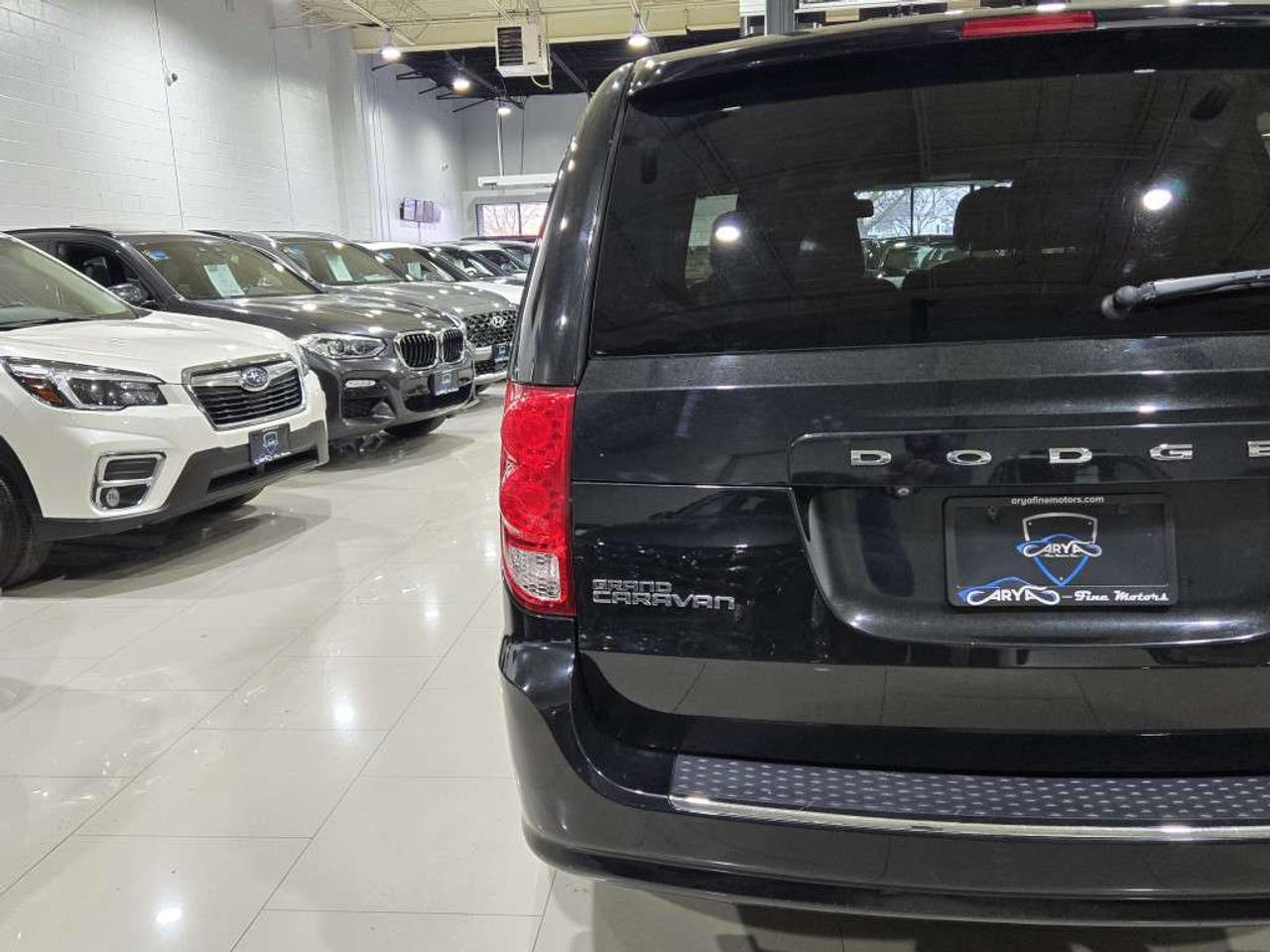 2019 Dodge Grand Caravan SXT Premium Plus NAVIGATION & BACKUP CAMERA NO Accidents Leather & Alloys Photo