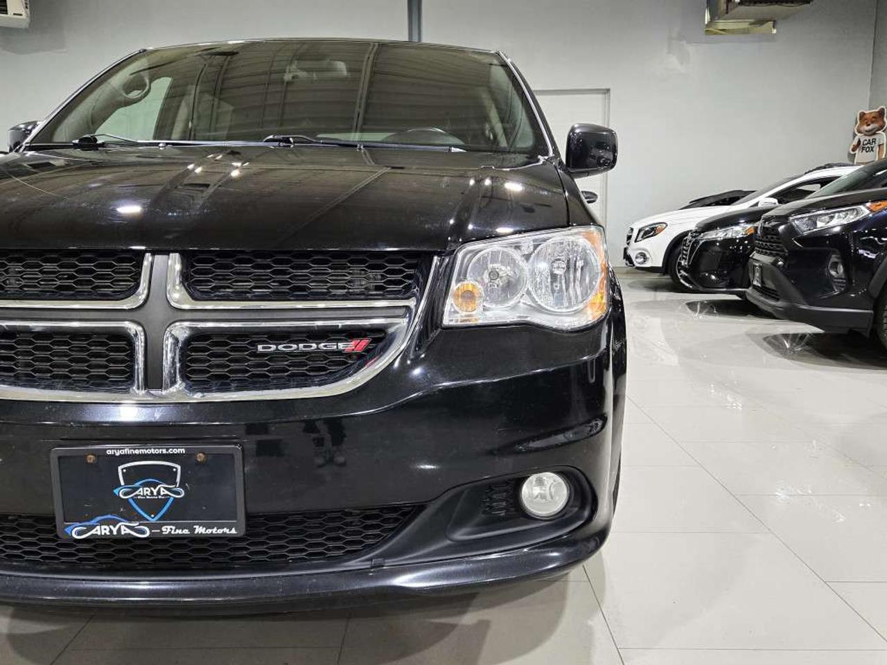 2019 Dodge Grand Caravan SXT Premium Plus NAVIGATION & BACKUP CAMERA NO Accidents Leather & Alloys Photo