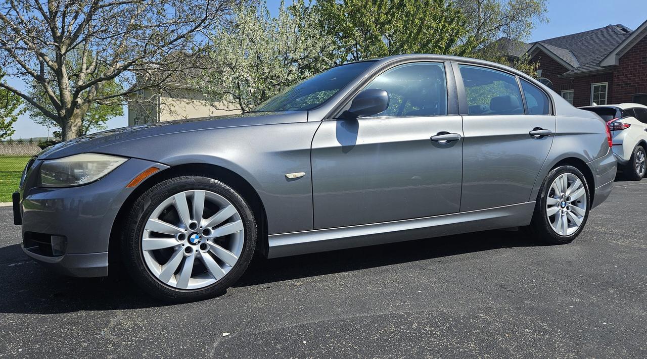 2011 BMW 3 Series 4dr Sdn 323i RWD.Low Kms,Drives Great! Photo