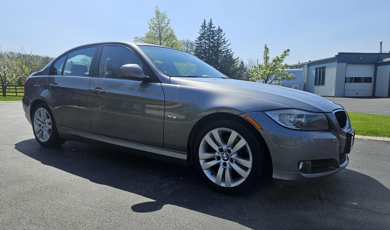 2011 BMW 3 Series 4dr Sdn 323i RWD.Low Kms,Drives Great! Photo