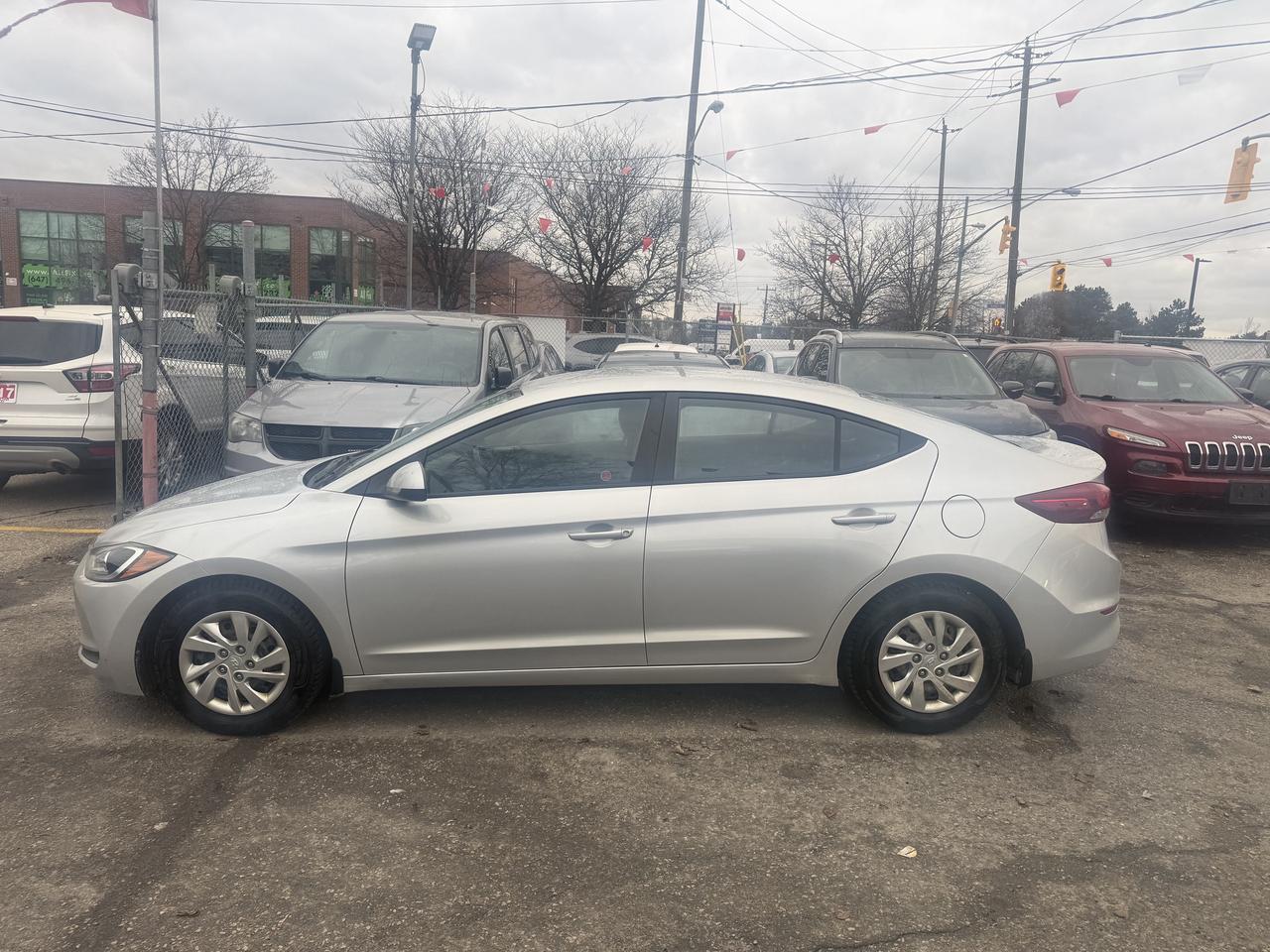 2017 Hyundai Elantra *** 3 YEAR WARRANTY INCLUDED *** Photo
